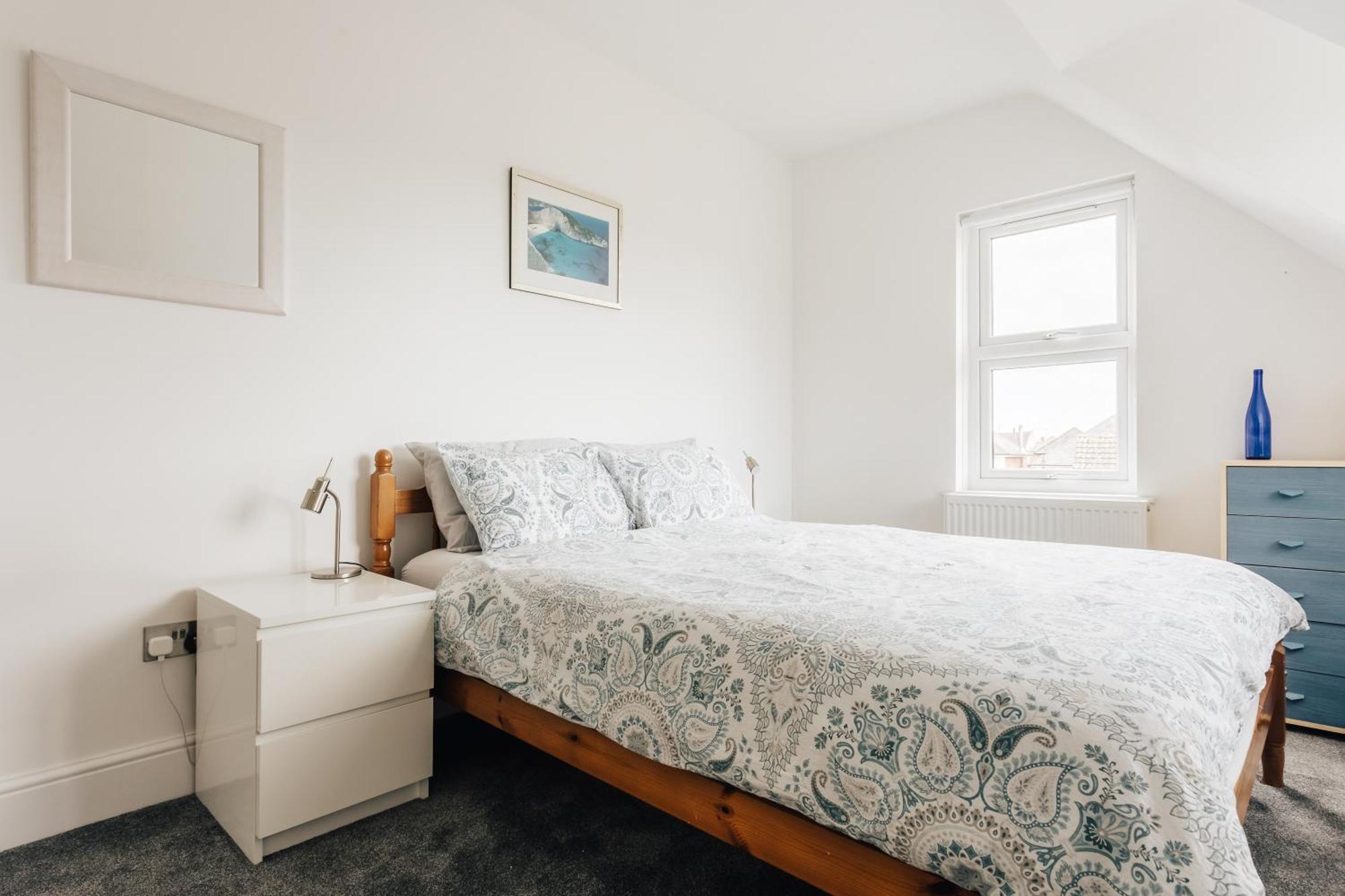 Private Two Bedroom Residence In Southbourne - Private Parking - Off The High Street - Minutes Away From The Beach Bournemouth Buitenkant foto