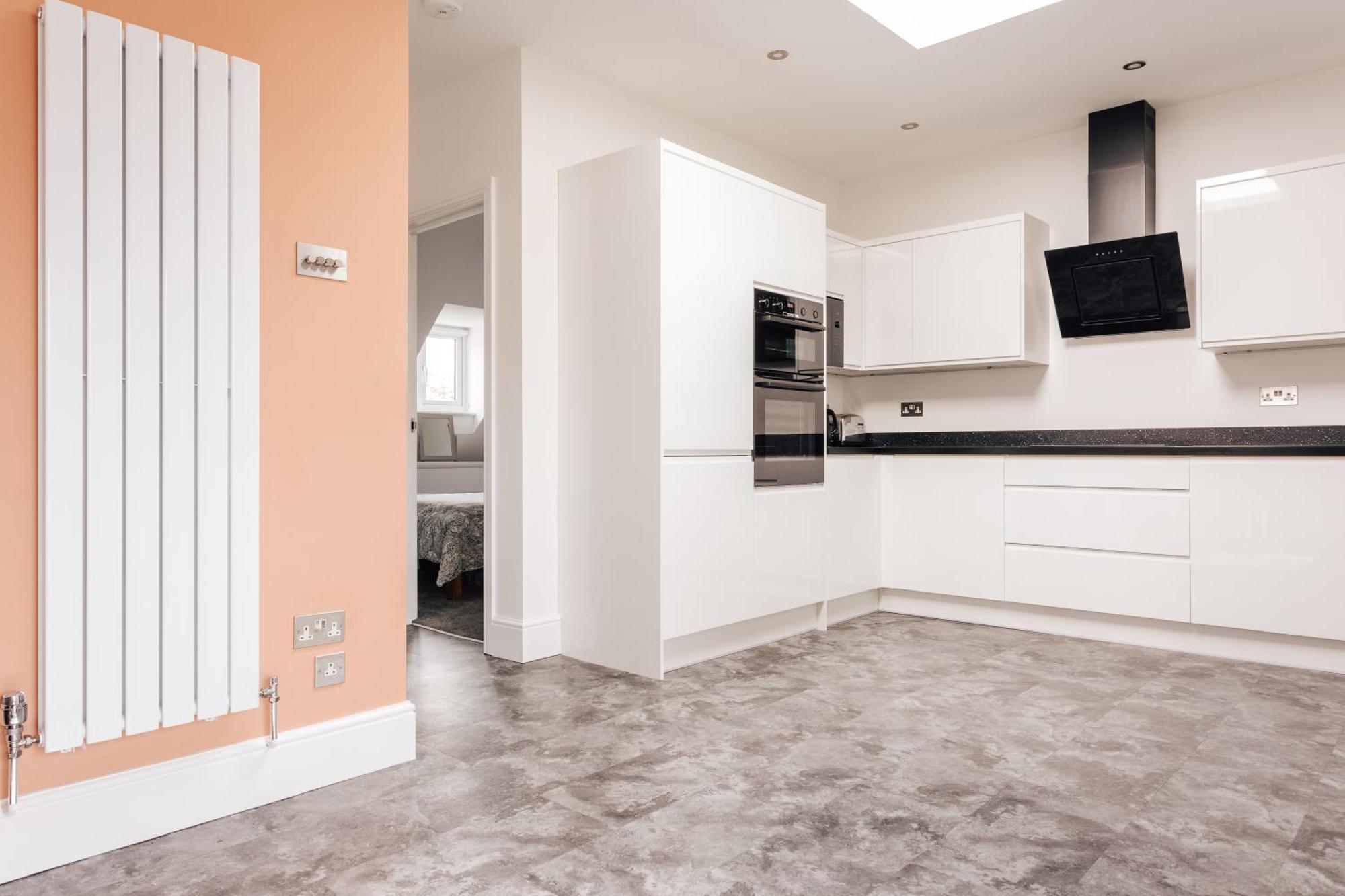 Private Two Bedroom Residence In Southbourne - Private Parking - Off The High Street - Minutes Away From The Beach Bournemouth Buitenkant foto